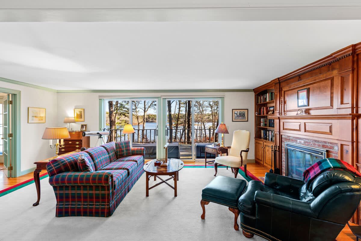 Stunning Lakefront Estate with a Private Beach Tennis Court Game Room 8