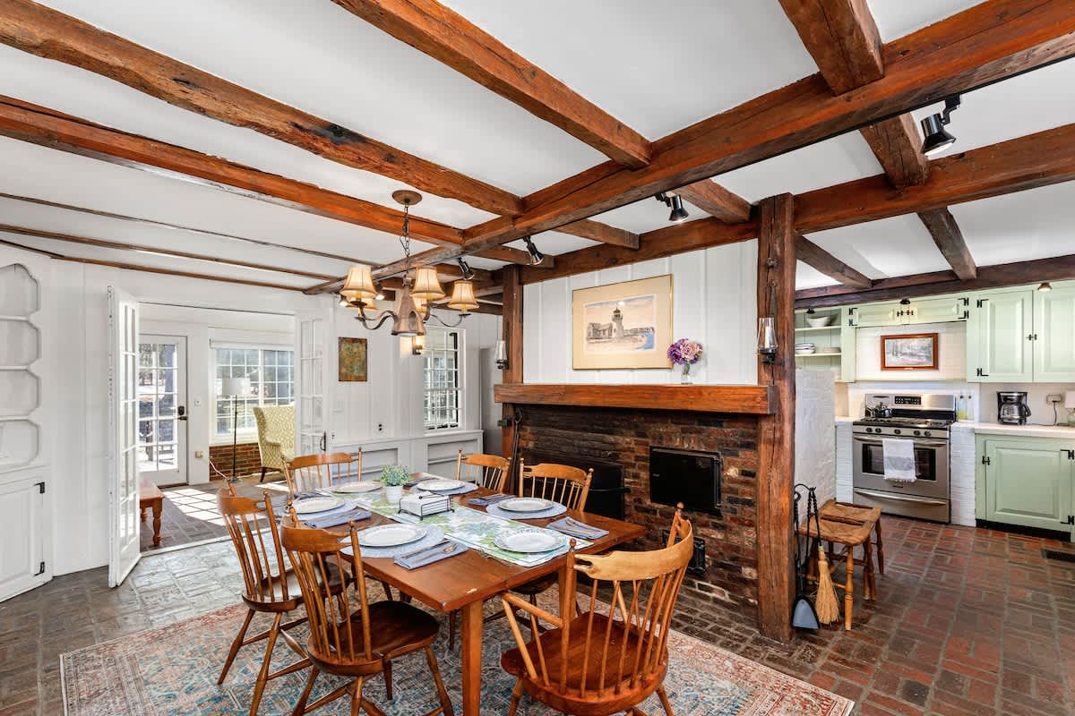 Charming Estate with Main House Guest Cottage