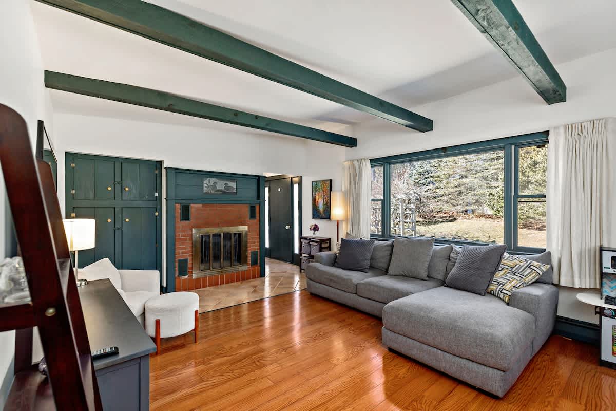 Easy Walk to Scenic Kents Point in Beautiful Orleans MA Pet Friendly 7