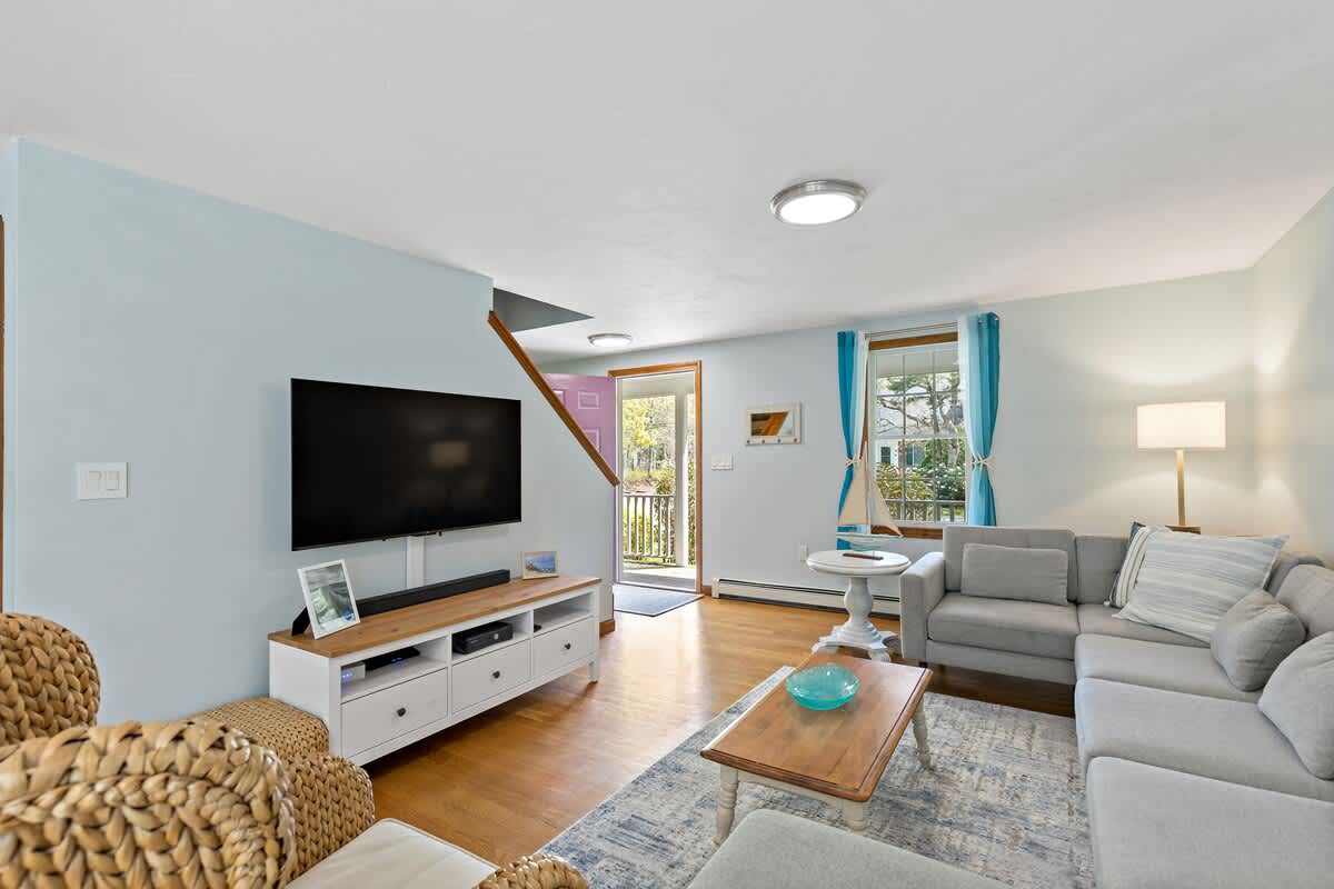 Walk to Seymour Pond beach 5