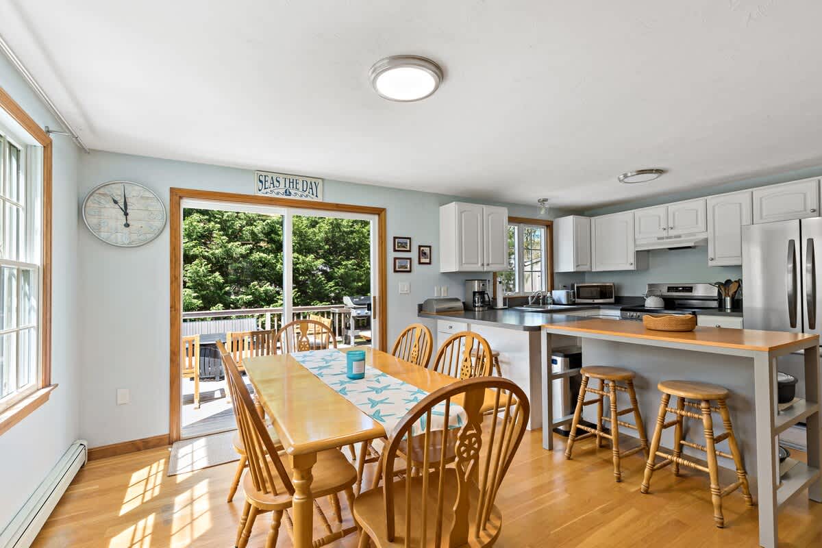 Walk to Seymour Pond beach 7