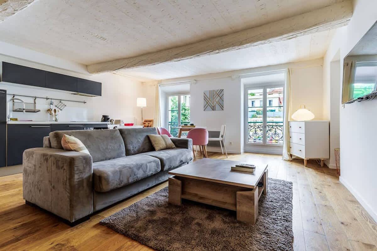 Beautiful loft between Old Nice and the port