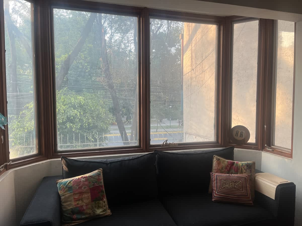 Recámara principal, vista al parque. 