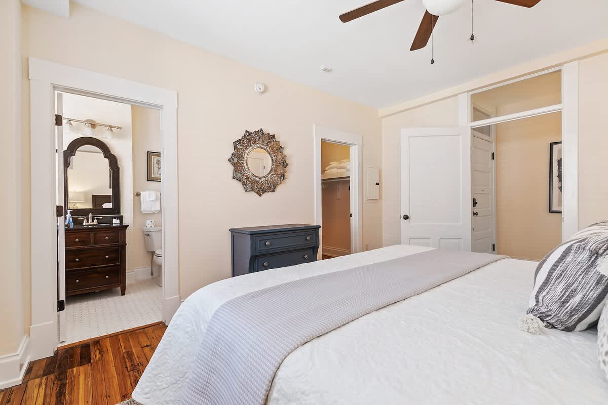 Old Met #202 - vacation rental in Charlottesville — photo 12 of 16
