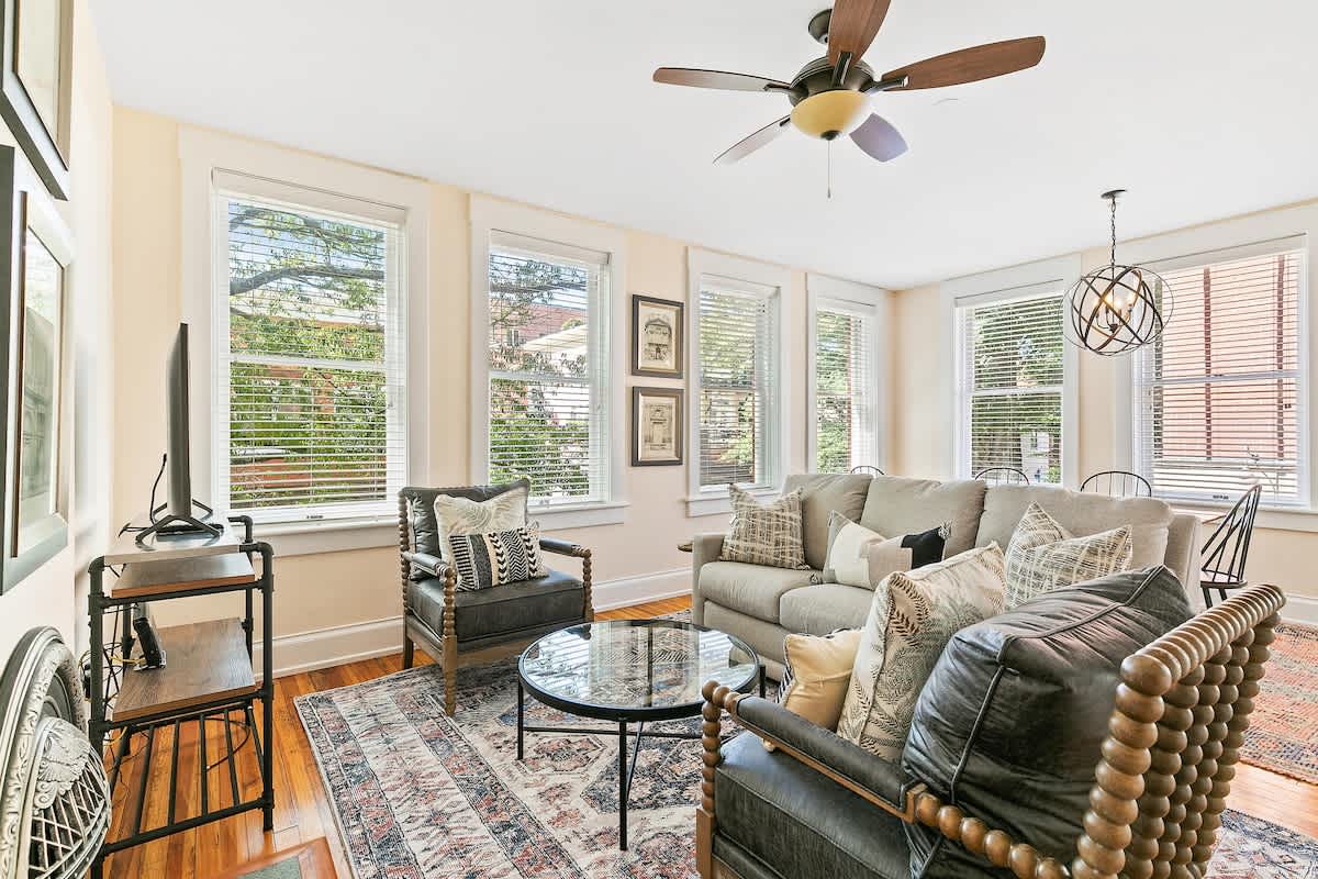Old Met #202 - vacation rental in Charlottesville — photo 2 of 16