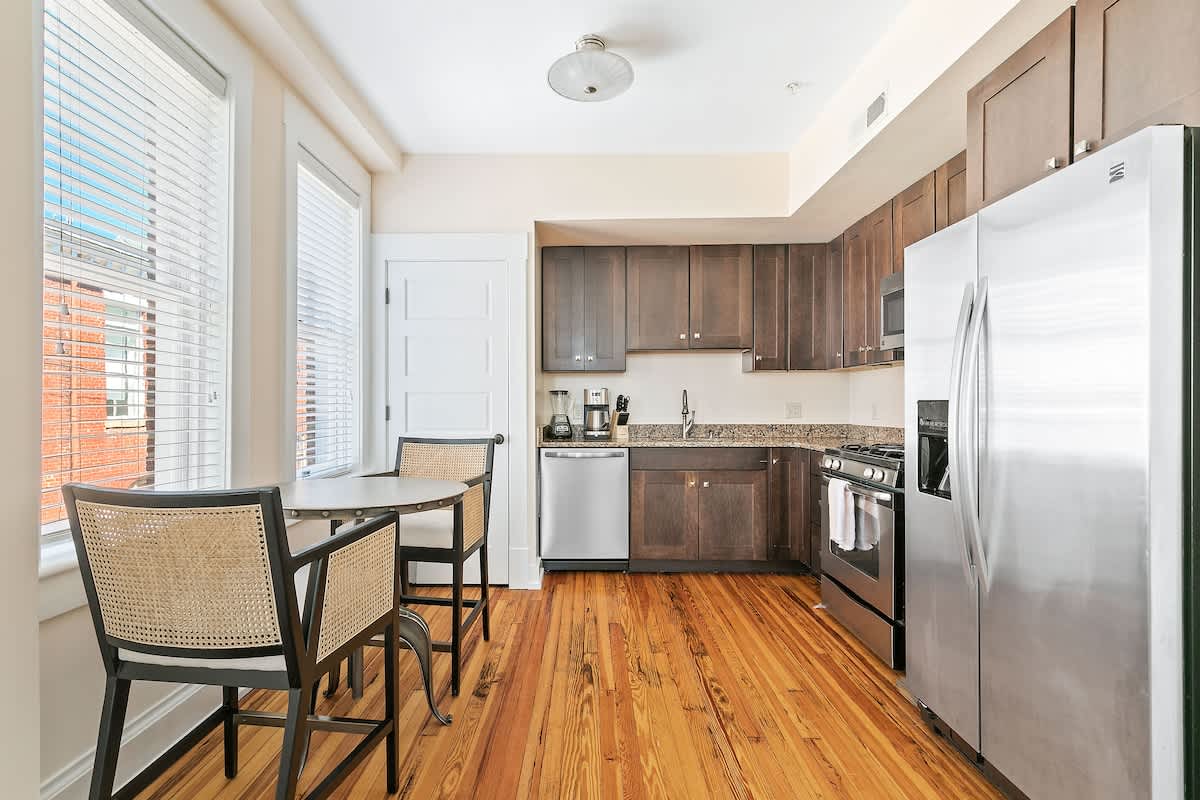 Old Met #202 - vacation rental in Charlottesville — photo 4 of 16