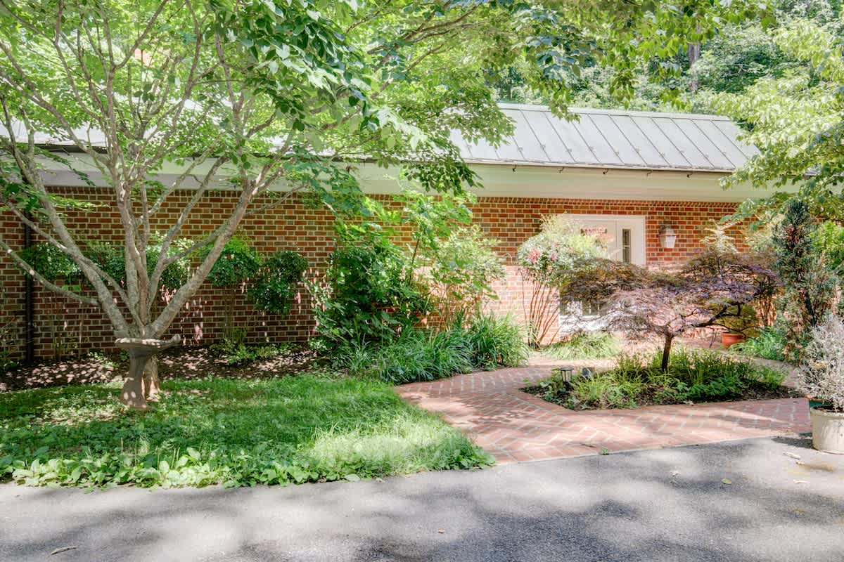 Cabell Cottage - vacation rental in Charlottesville — photo 8 of 32