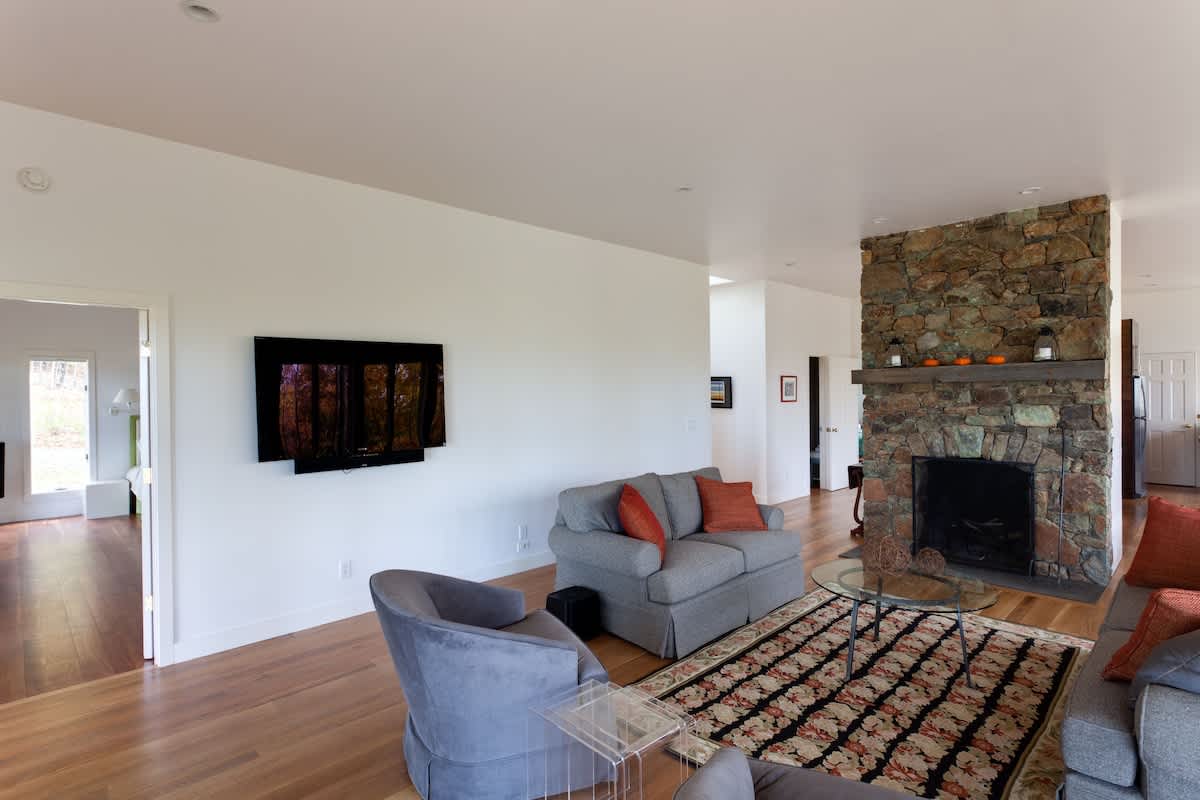 Broadhead Mountain Retreat - vacation rental in Charlottesville — photo 2 of 30