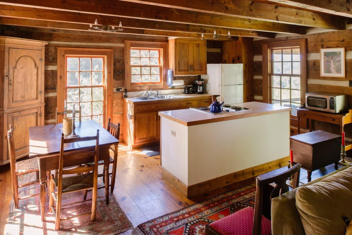 Two Stone Row: Tim`s Cabin - vacation rental in Charlottesville — photo 5 of 35