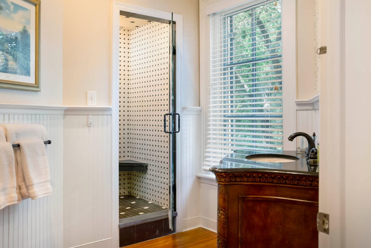 High Street Inn - vacation rental in Charlottesville — photo 16 of 40