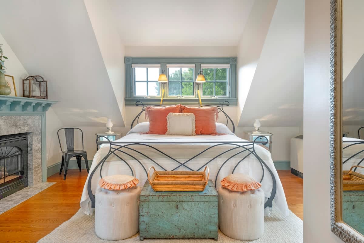 High Street Inn McIntire Room - vacation rental in Charlottesville — photo 7 of 21