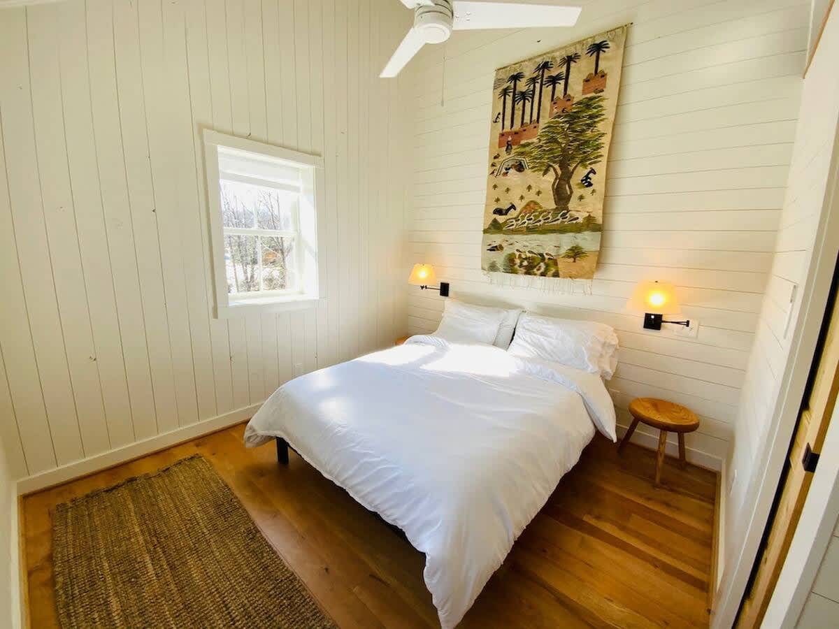 Aftonshire Cottage - vacation rental in Charlottesville — photo 9 of 18