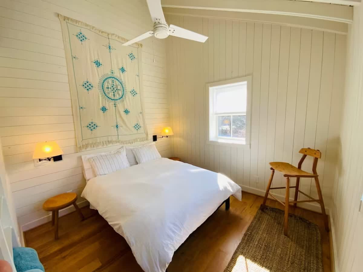 Aftonshire Cottage - vacation rental in Charlottesville — photo 13 of 18