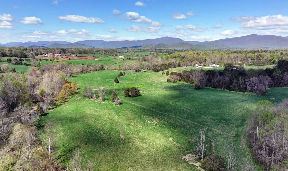 River Ridge Overlook - vacation rental in Charlottesville — photo 81 of 85