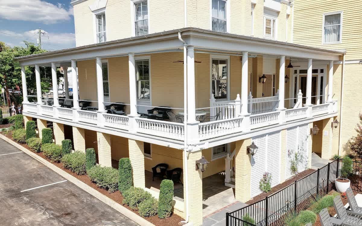 The 200 South St | King Rm 7 - vacation rental in Charlottesville — photo 12 of 33