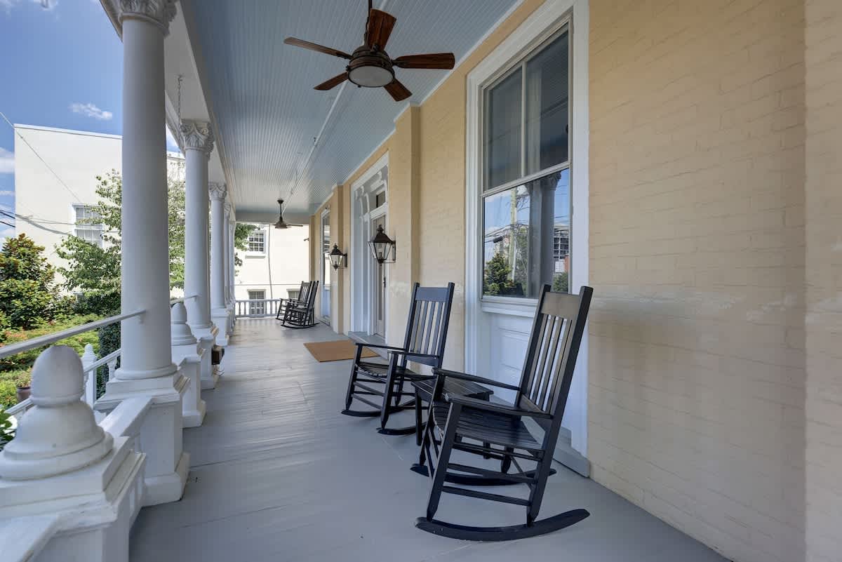 The 200 South St | King Rm 12 - vacation rental in Charlottesville — photo 26 of 33
