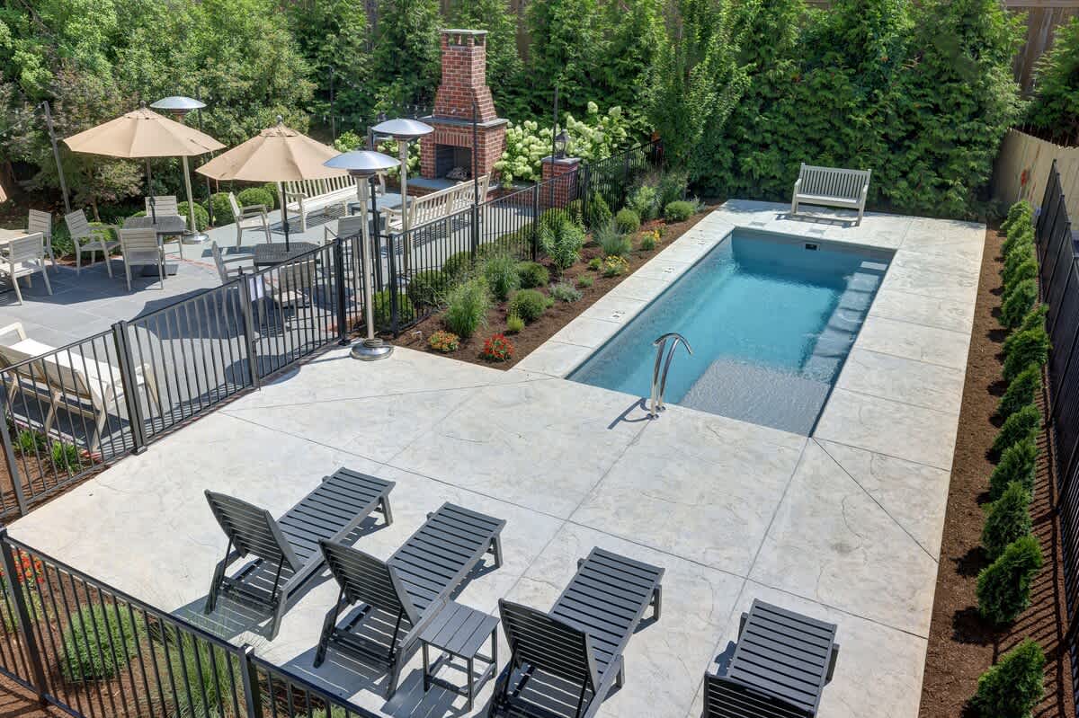 The 200 South St | King Rm 14 - vacation rental in Charlottesville — photo 14 of 32