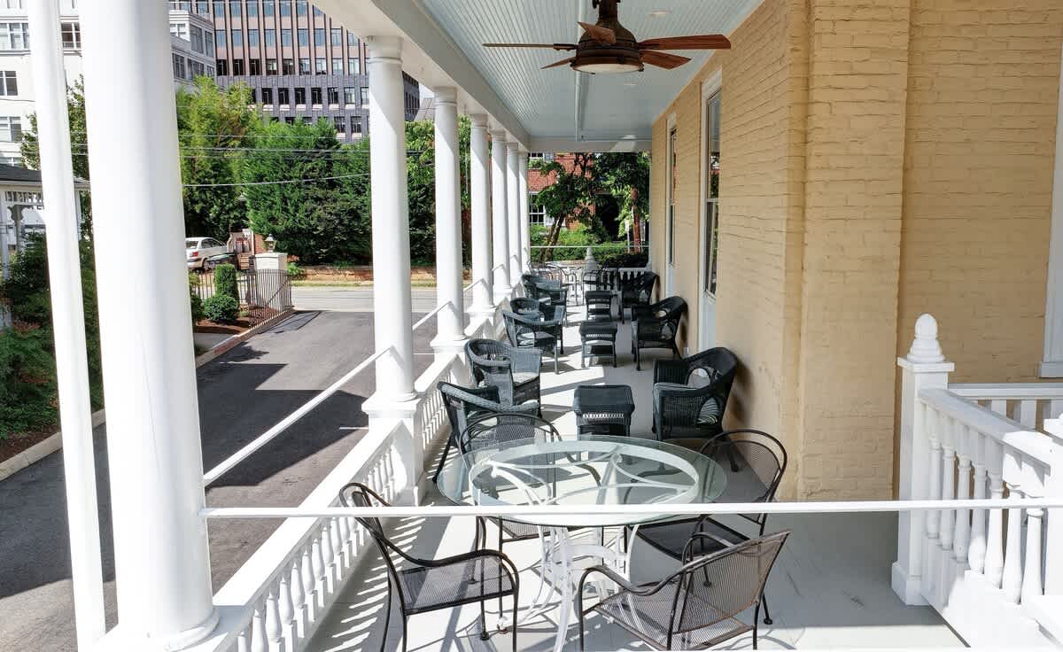 The 200 South St | King Rm 2 - vacation rental in Charlottesville — photo 13 of 31