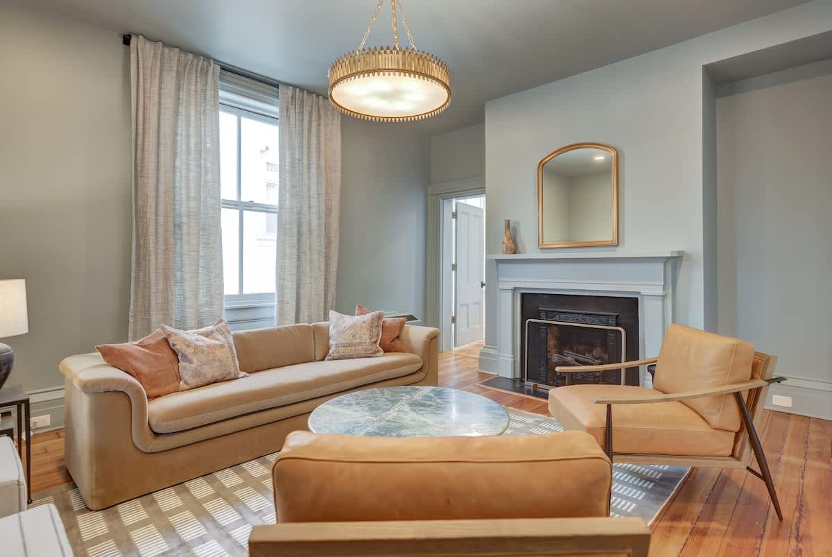 The 200 South St | King Rm 3 - vacation rental in Charlottesville — photo 5 of 31