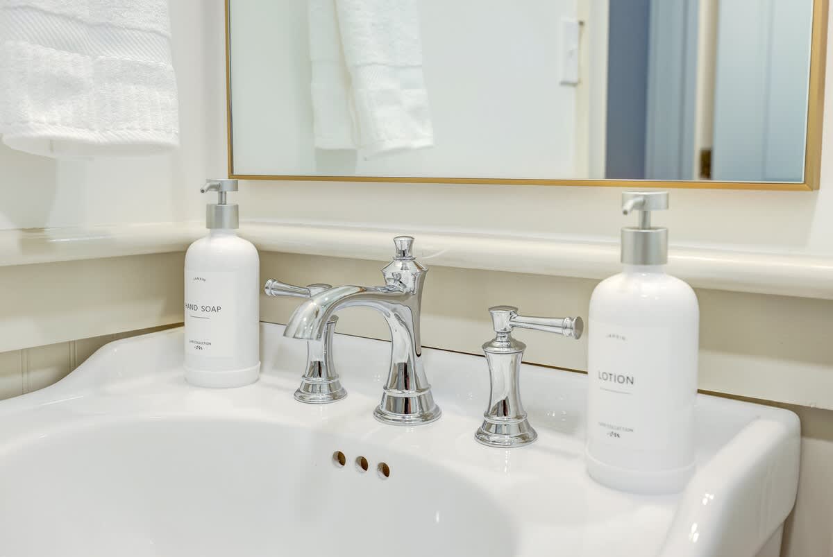 The 200 South St | King Ste 9 - vacation rental in Charlottesville — photo 11 of 37