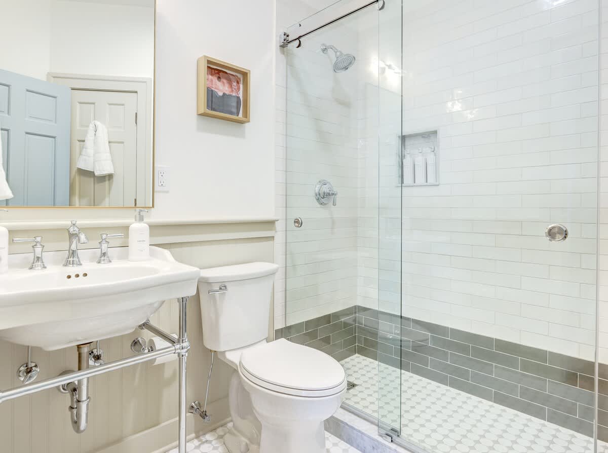 The 200 South St | King Ste 9 - vacation rental in Charlottesville — photo 10 of 37