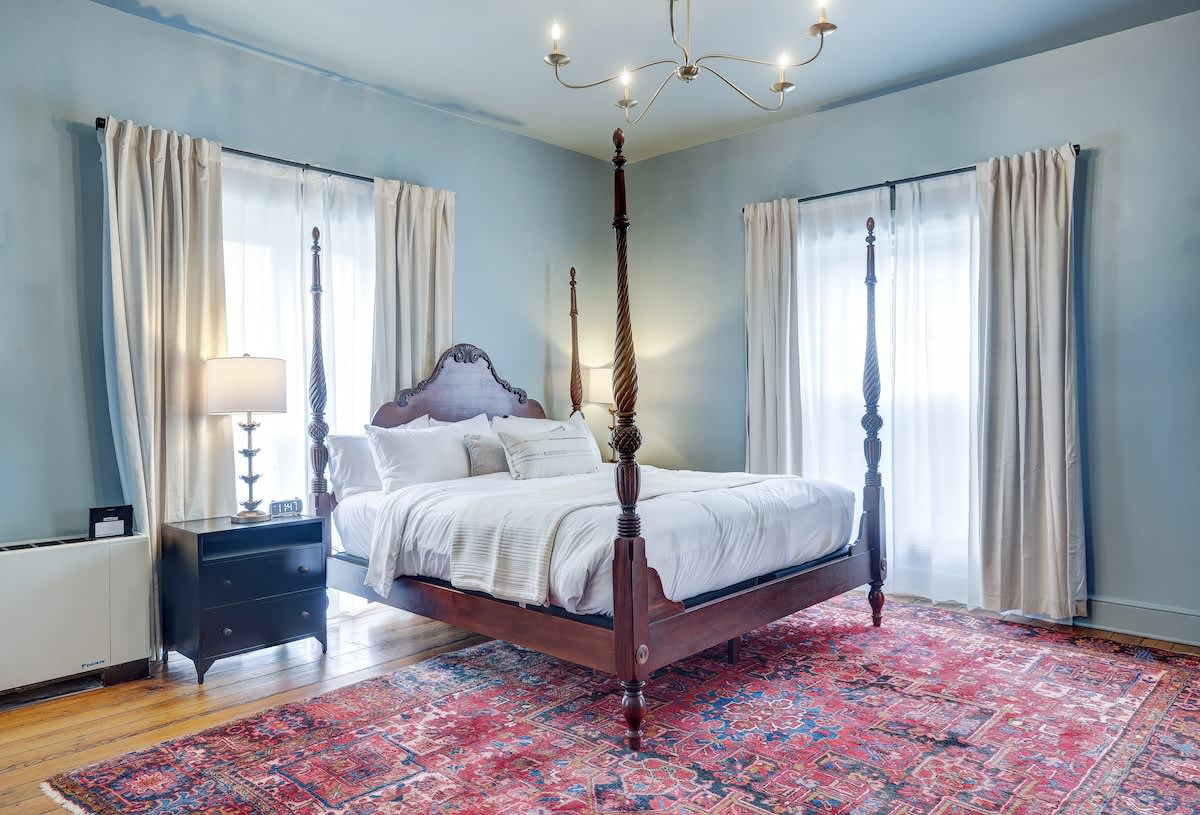 The 200 South St | King Ste 9 - vacation rental in Charlottesville — photo 1 of 37