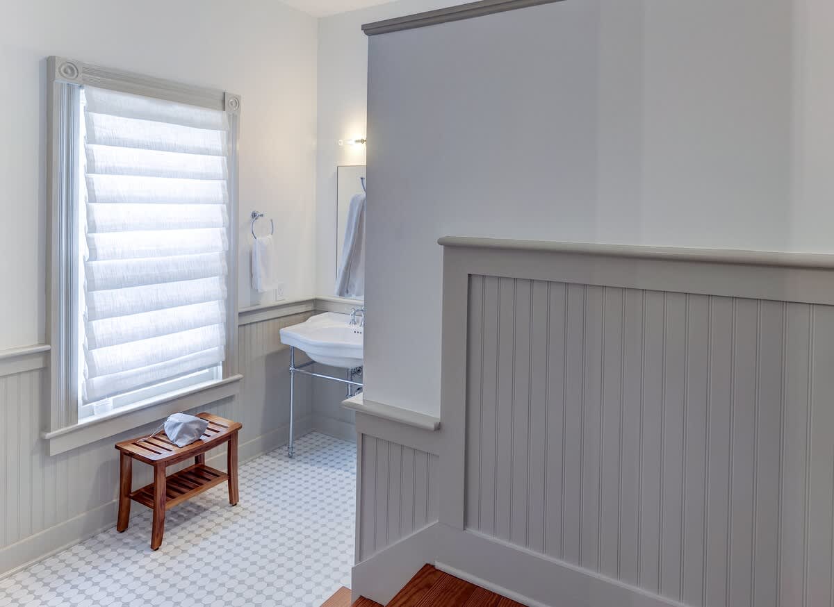 The 200 South St | King Rm 22 - vacation rental in Charlottesville — photo 5 of 35