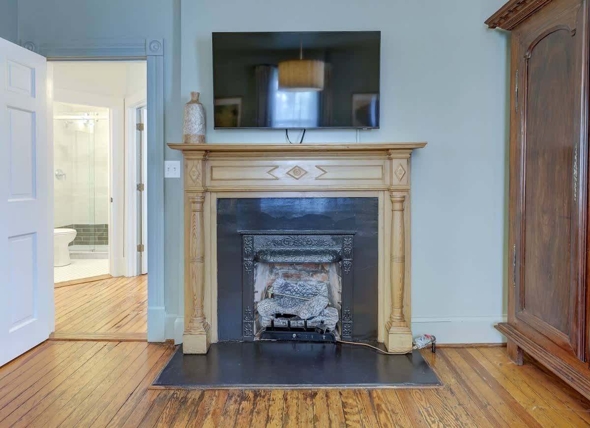 The 200 South St | King Ste 20 - vacation rental in Charlottesville — photo 4 of 29