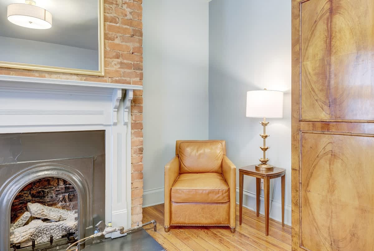 The 200 South St | King Ste 24 - vacation rental in Charlottesville — photo 2 of 33