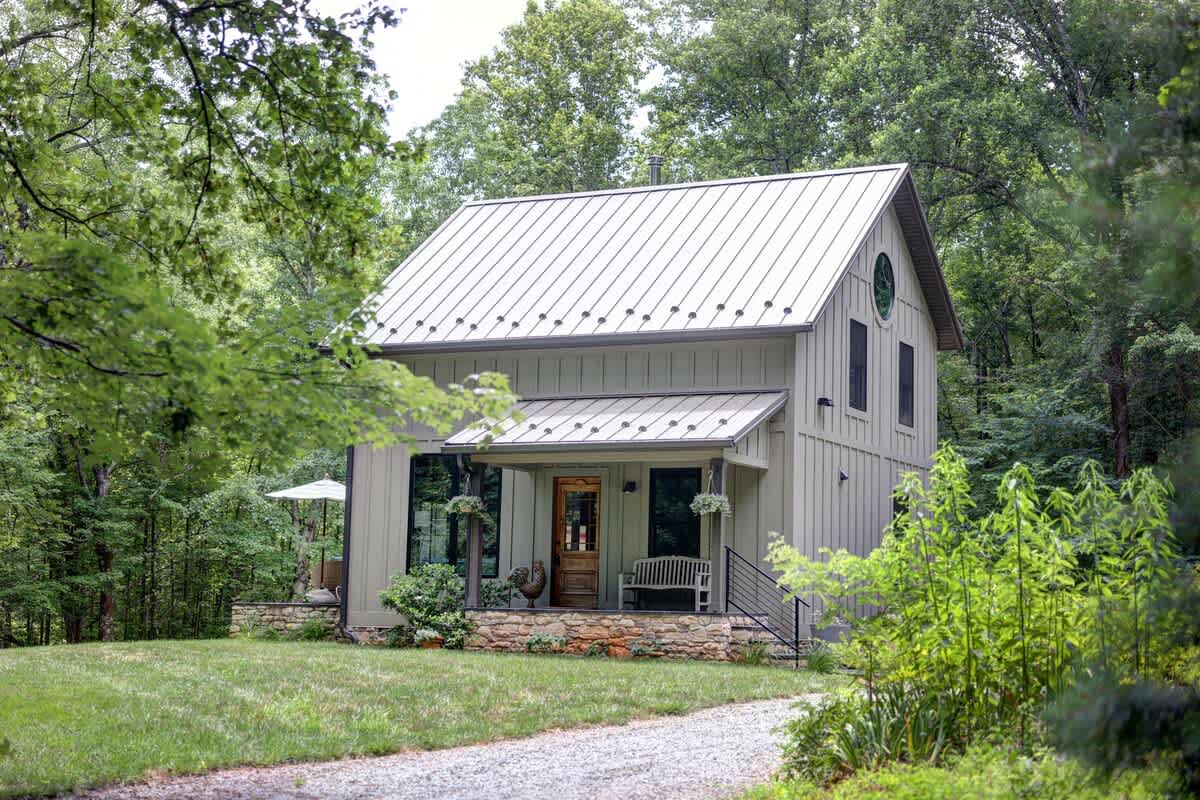 Cottage at Deer Ridge Farm - vacation rental in Charlottesville — photo 1 of 40