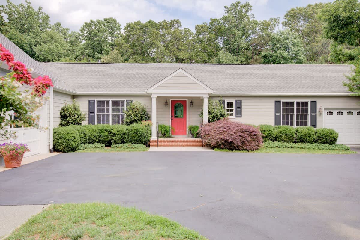 Earlys Guest House - vacation rental in Charlottesville — photo 18 of 22
