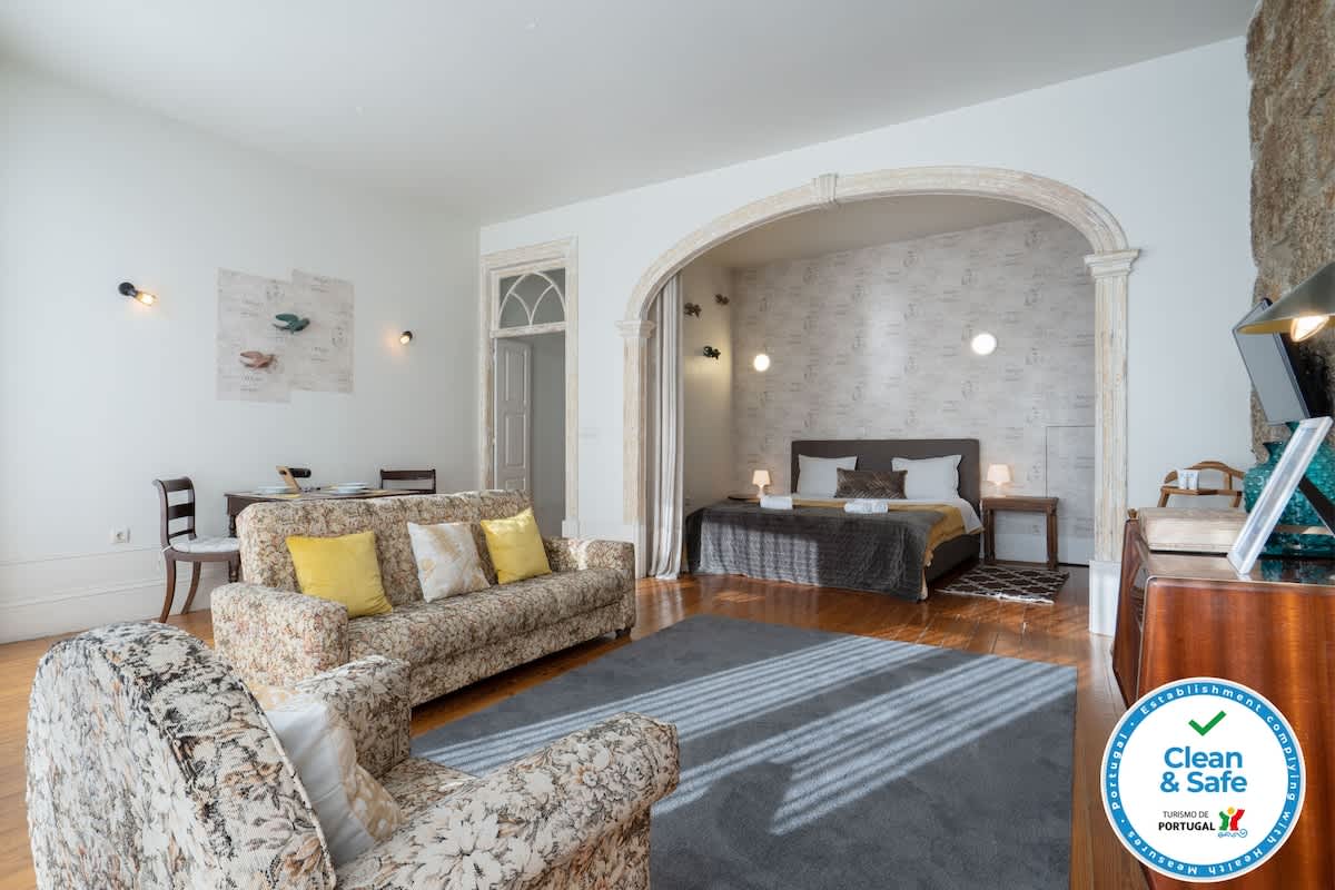 3 Spacious Flats w/ Jacuzzi & Garden by HostWise