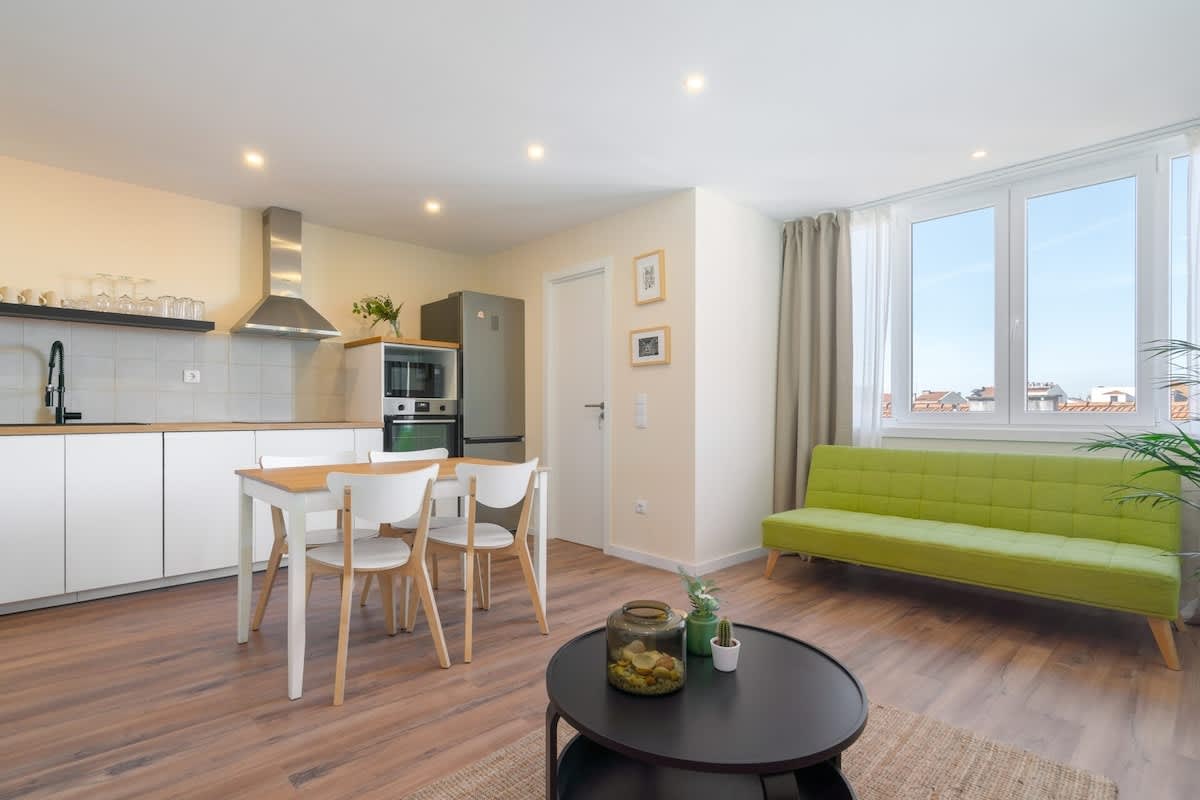 Fantastic Contemporary Flat w/ Balcony by HostWise