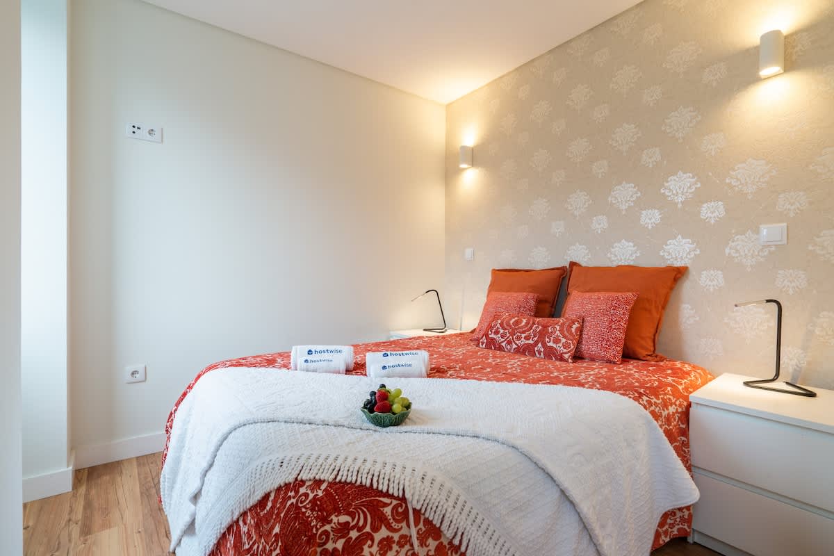 Large Sunny Flats | Ace Location by HostWise