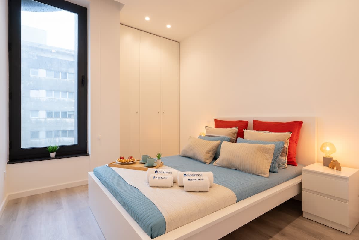 Trendy Spacious Flat by HostWise