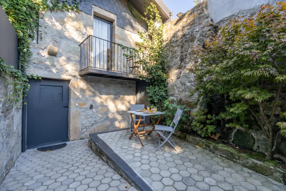 2 Spacious Flats w/ Jacuzzi & Garden by HostWise