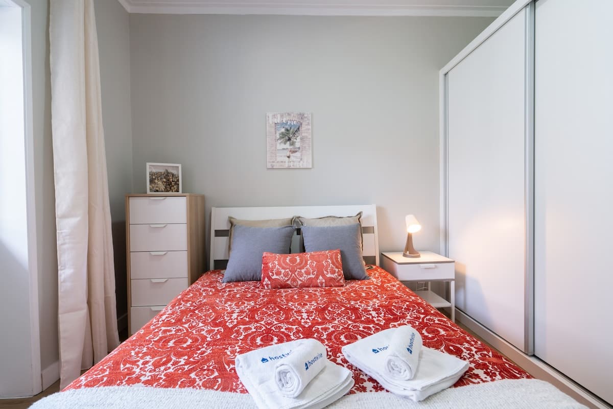 2 Cozy Flats w/ Terrace | Ace Location by HostWise