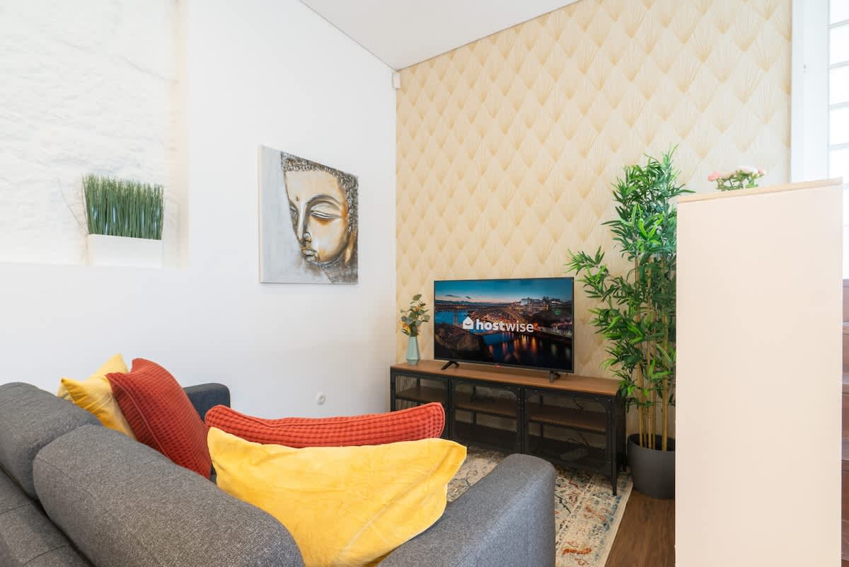 Cosy Modern Apartment by Host Wise