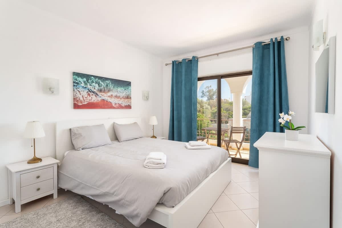Lively Charming Apartment w/ Pool by HostWise