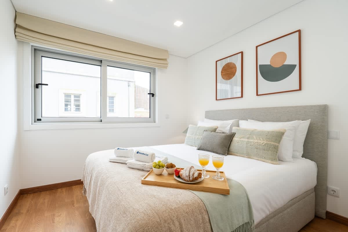 HostWise - Elegant & Stylish Flat