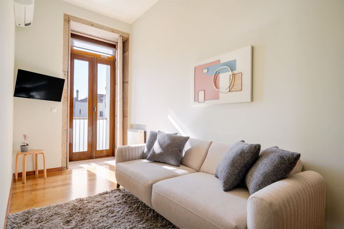5 Bright & Airy Flats w/ Balcony by HostWise