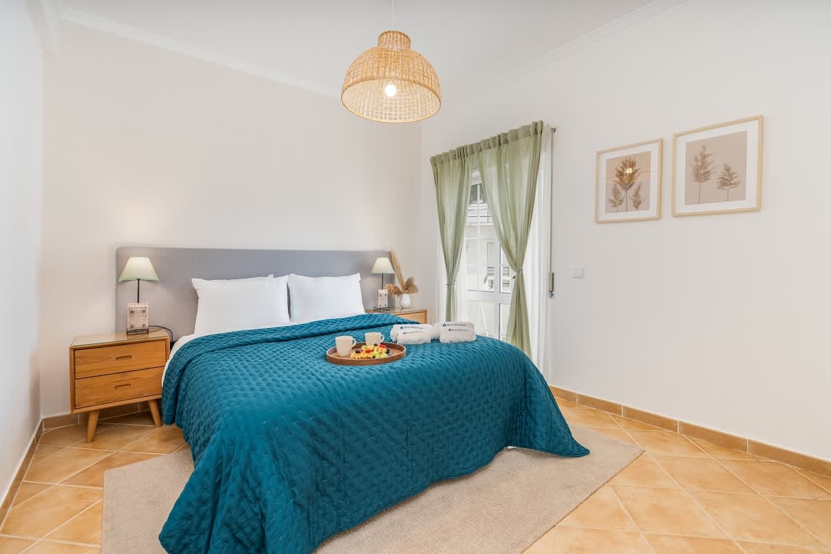 HostWise-Sunny Flat w/ Balcony by the Algarve Sea