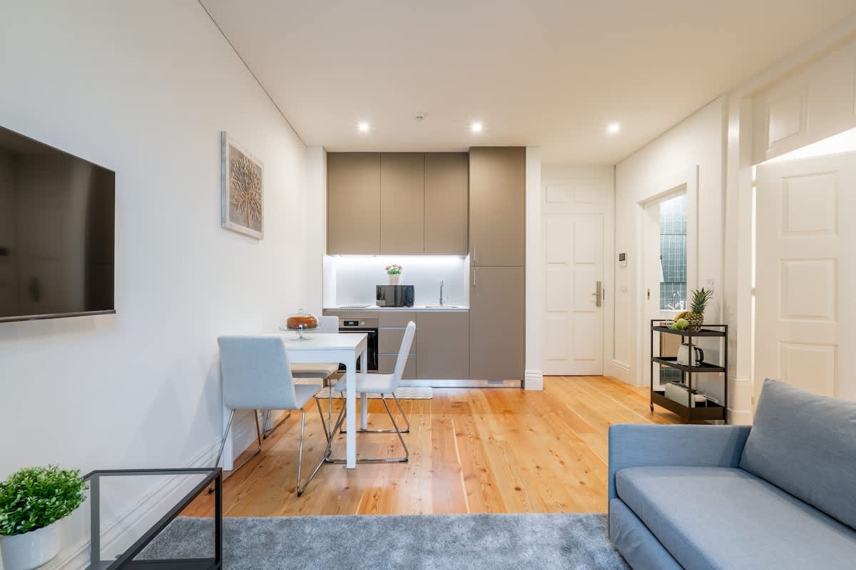 Stylish & Cozy Flat by Host Wise