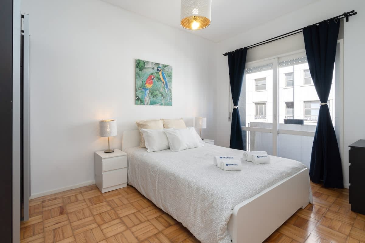 Bright Flat Bolhão City Center by HostWise