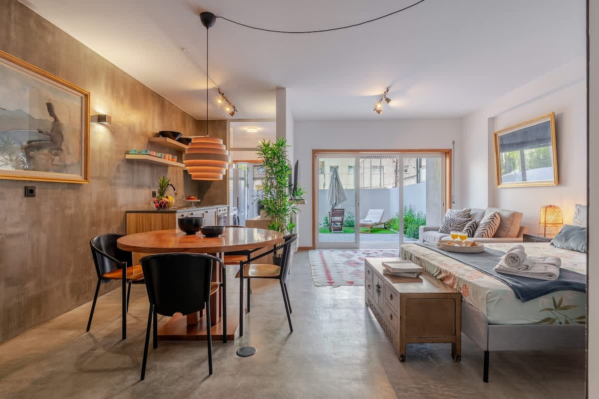 HostWise – Modern Flat w/ Terrace | Near the Beach