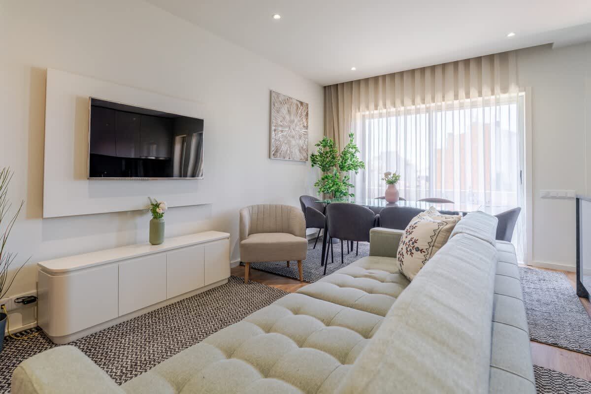Central & Stylish Apartment by HostWise