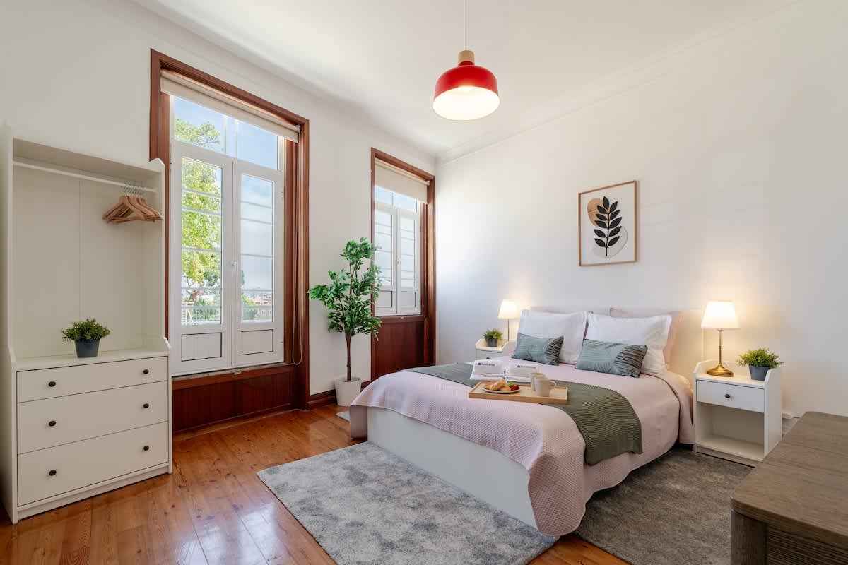 Cozy & Bright Studio in Central Porto by HostWise