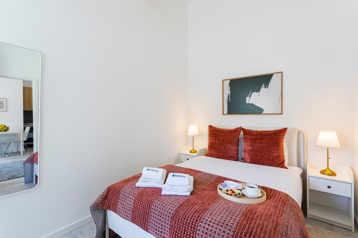 Bright Flat | Romantic Escape by HostWise