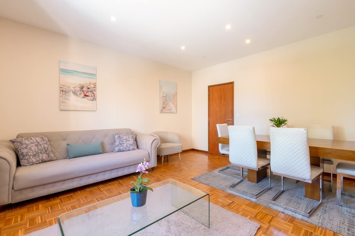 Bright & Spacious Flat by Host Wise
