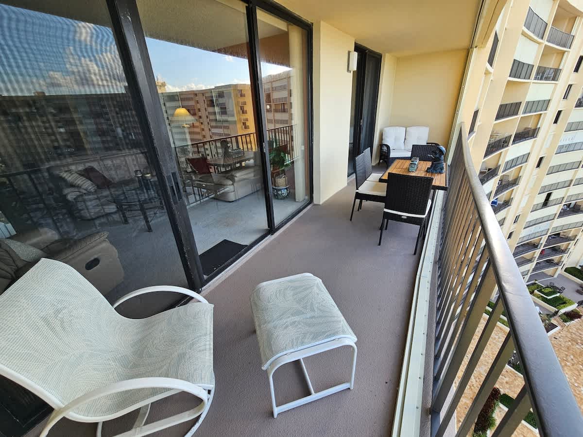 Balcony — photo 4